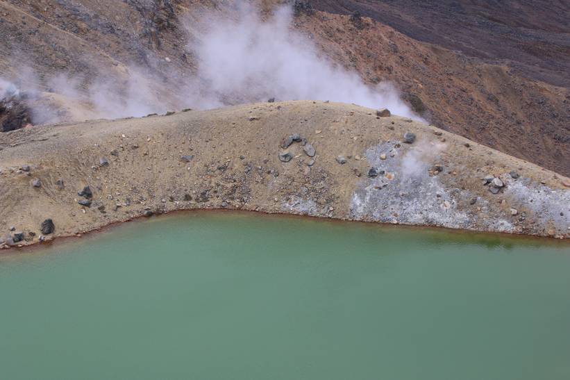 Emerald Lake, Tongariro Crossing