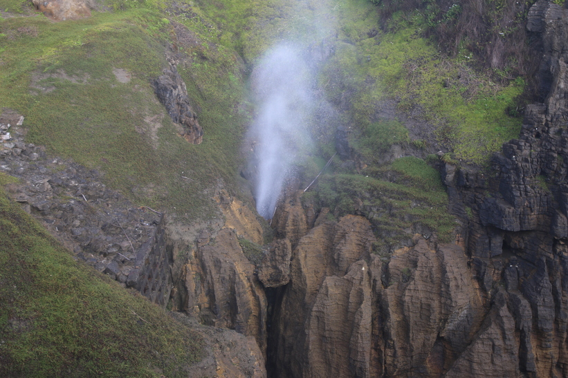 Blowhole, Pancake Rocks