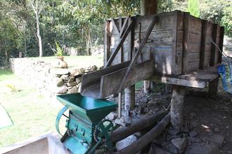 Machine to extract the beans